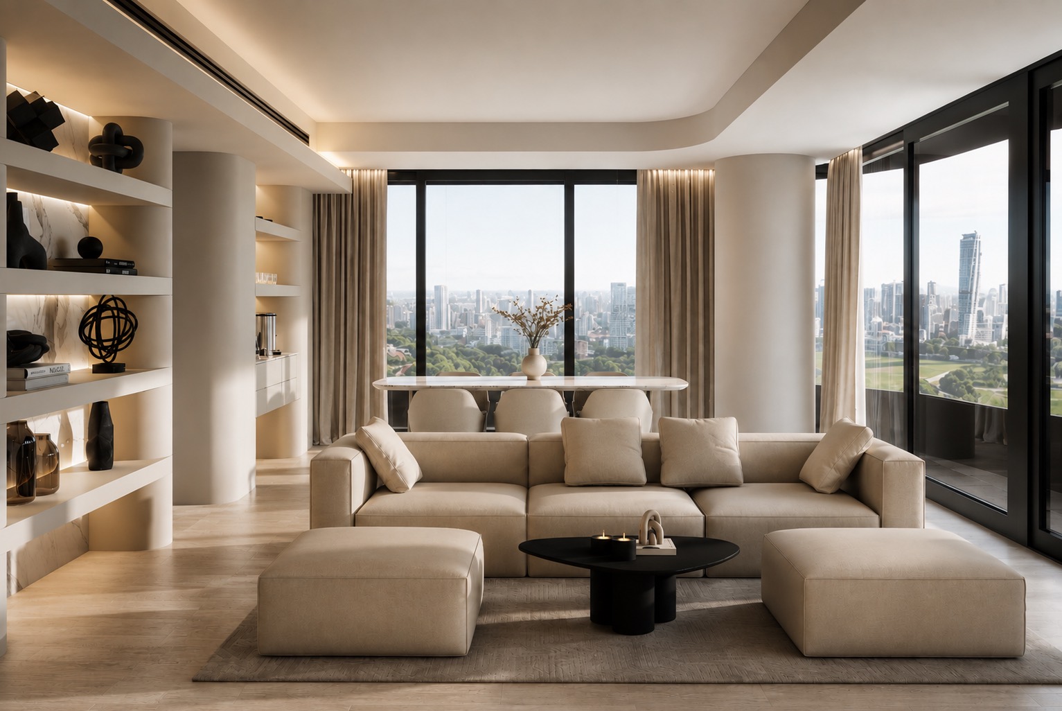 Living con sofá modular claro, mesa baja negra y estantería iluminada, con ventanales a la ciudad